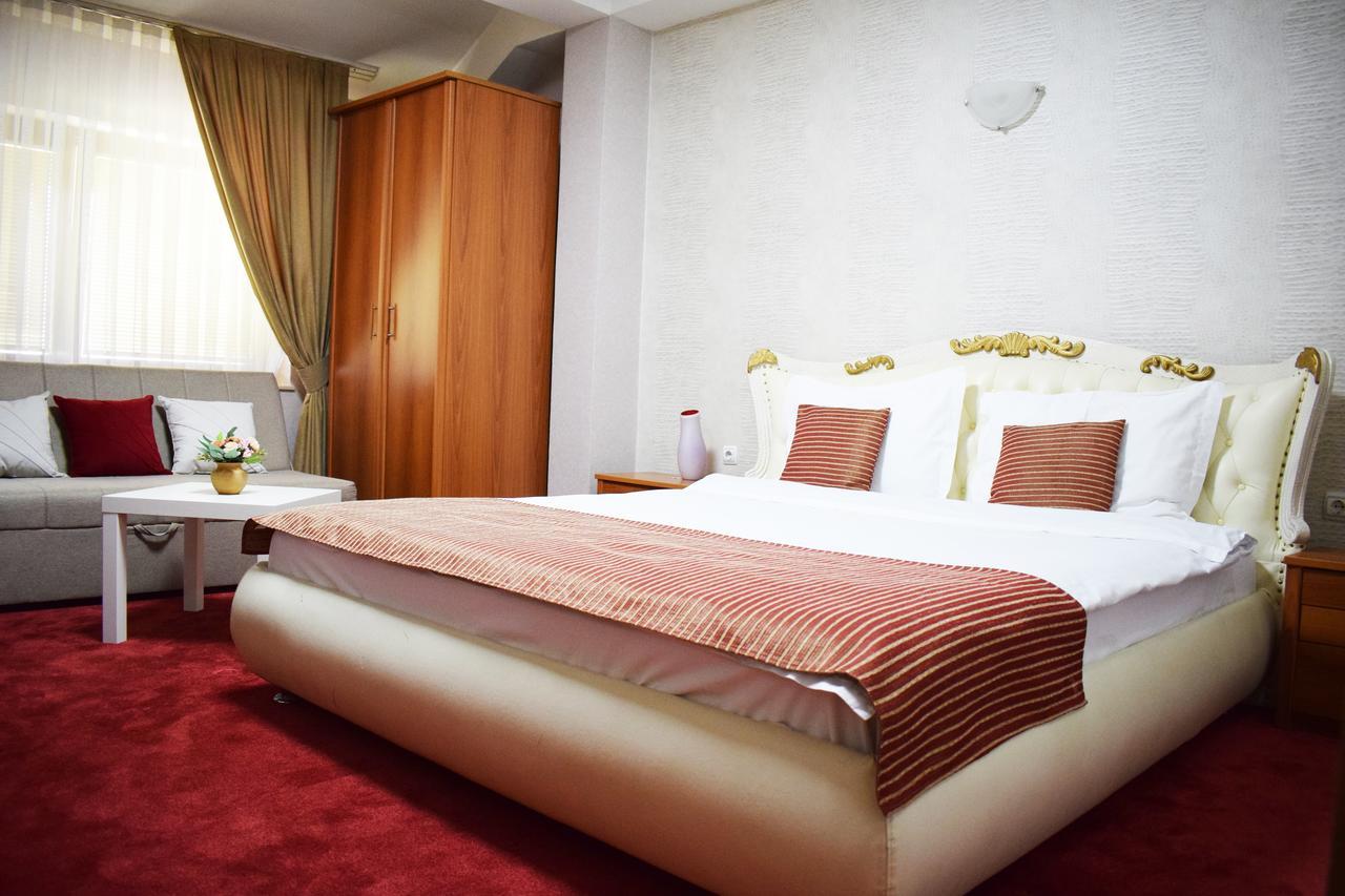 Hotel Aristocrat & Fish Restaurant Skopje Room photo
